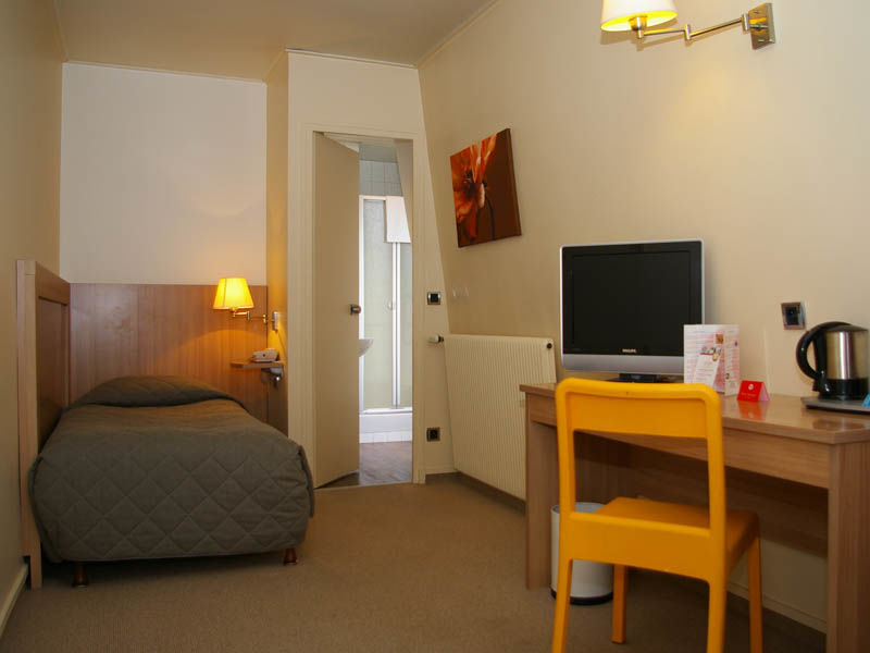 Hotel Boris V. By Happyculture Levallois-Perret Room photo